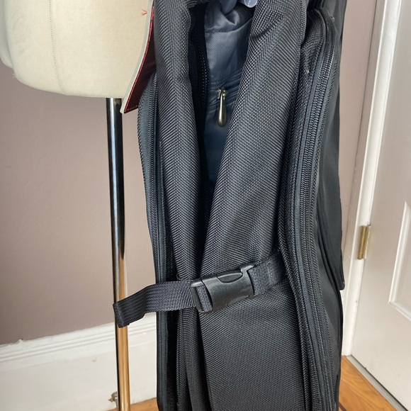 Briggs & Riley Garment Bag 370-40 - like new! - Picture 9 of 16